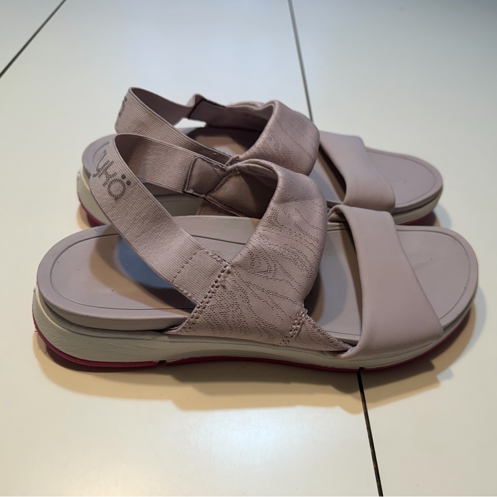 Ryka Women's Trance sandals women’s 7.5 light purple